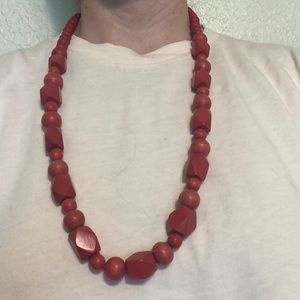 🏷 Vintage Red wooden beaded necklace 14”